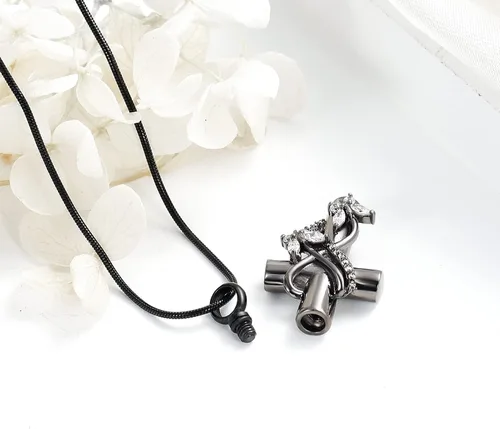 Vista 4 de Collares de urna para cenizas, joyería de cremación de mariposa para cenizas para cruz humana con mariposa de cristal, colgante de ceniza, recuerdo