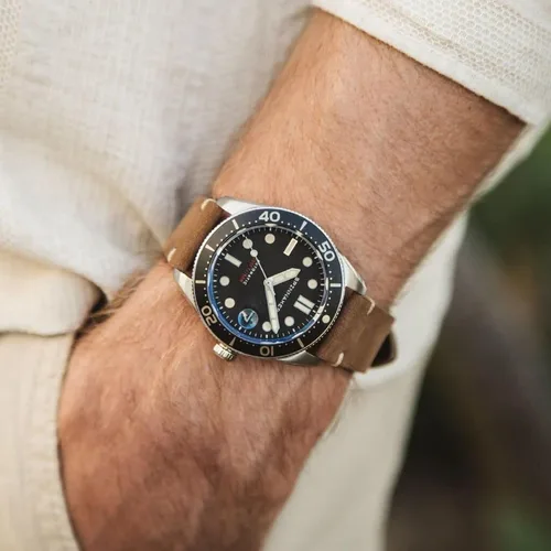 Vista 5 de Spinnaker Croft Reloj de buceo automático para hombre, caja de acero inoxidable de 1.575 pulgadas, correa de acero inoxidable, resistente al agua