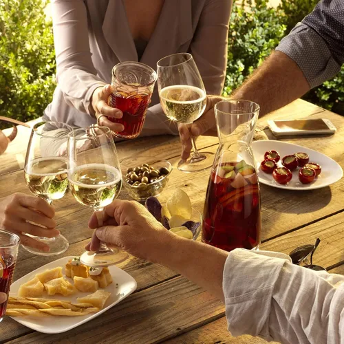 Vista 7 de Bormioli Rocco Ypsilon - Juego de 2 jarras de vidrio transparente de 18.5 onzas para servir agua, vino y bebidas, vasos modernos para mesa, comedor