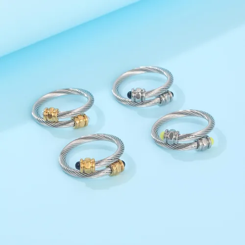 Vista 2 de Anillo de cable para mujer, un anillo de perla de puño diseñado para adaptarse a circunferencias de dedo entre 70mm-90mm