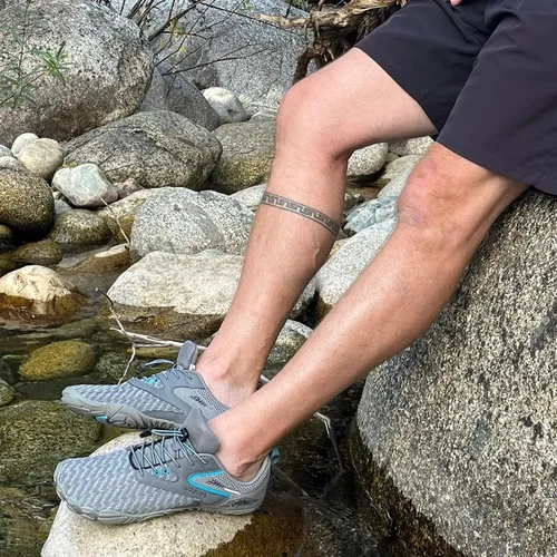 Vista 6 de WateLves - Zapatos de agua para hombres y mujeres, para natación, playa, piscina, surfear, hacer yoga o aeróbico acuático, calcetines para el agua