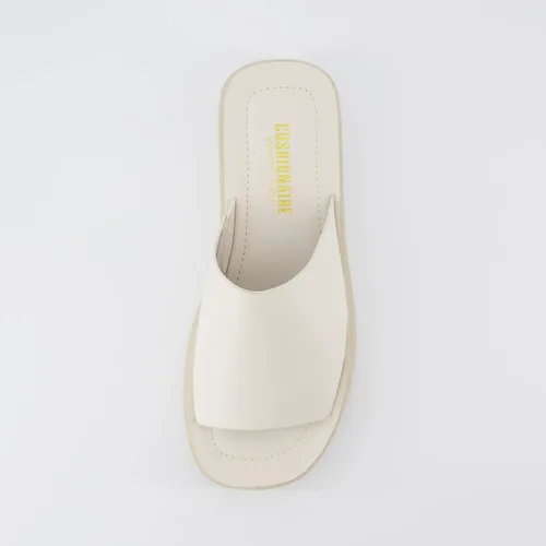 Vista 6 de CUSHIONAIRE Sandalia de plataforma Play One Band para mujer con espuma viscoelástica