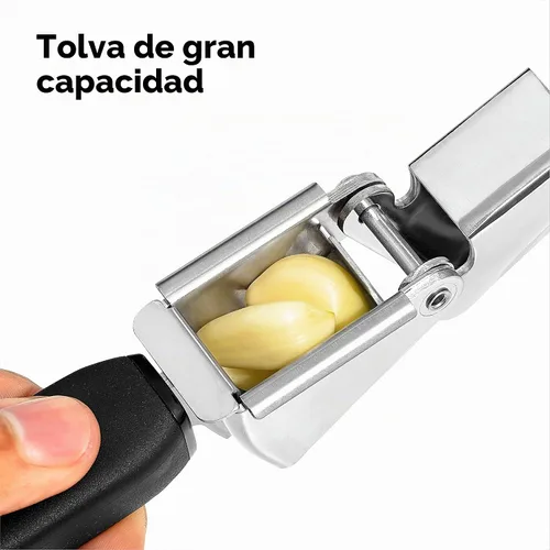 Vista 3 de OXO Good Grips Prensador de ajos de acero inoxidable Se adapta a múltiples dientes, asas suaves que absorben la presión, patrón de agujeros