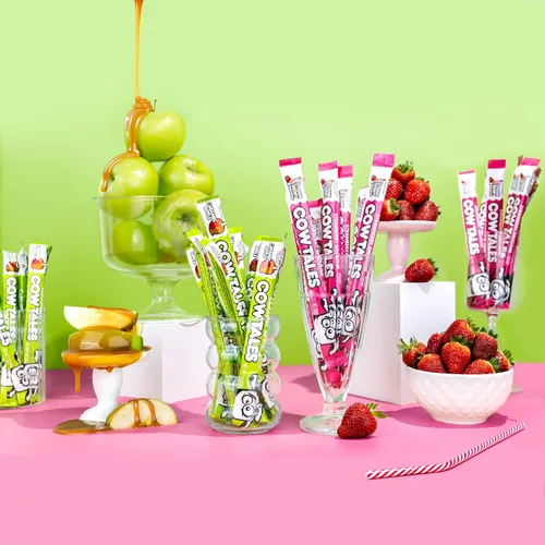 Vista 3 de Goetze's Candy Sweet Shoppe - Mezcla de cuentos de vaca, recipiente de 36 unidades de 2.25 libras Batido de fresa y manzana de caramelo