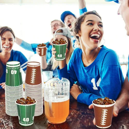 Vista 4 de 100 piezas de decoración de fútbol – vasos de papel de 9 onzas para fiestas deportivas, día de juego de fanáticos, suministros temáticos de fiesta