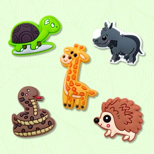 Vista 6 de Hedbitoyo 20 35 dijes de decoración de zapatos de animales de la selva para decoración de zuecos, animales de safari, sandalias, accesorios