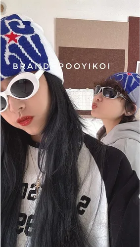 Vista 7 de Pooyikoi Sombrero de punto para hombres y mujeres, gorra de calidad, gorro cálido Harajuku, gorro gótico, patrón de araña, lana, acrílico, Y2k