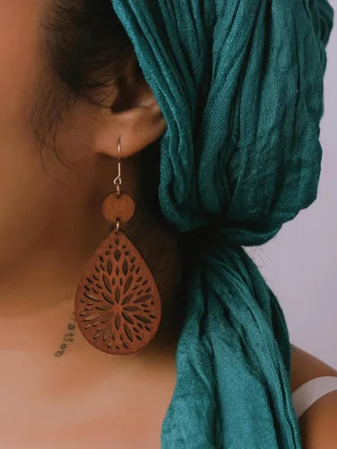 Vista 6 de MINACHI Bohemian Hollow Cut-Out Wood Leather Dangle Drop Earrings, Boho Chic Hippie Statement Jewelry Gift for Women