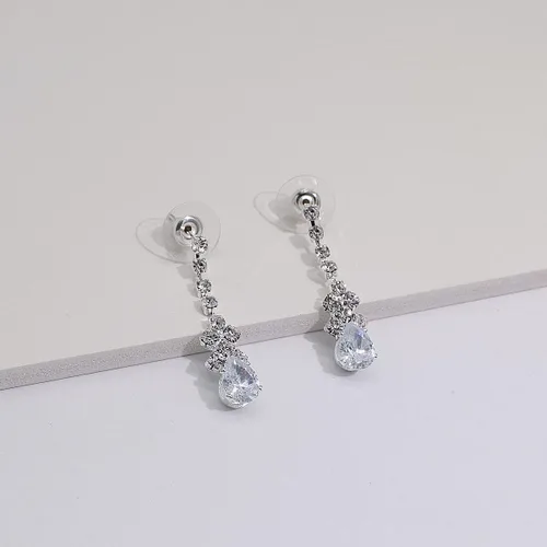 Vista 3 de UDYLGOON Juego de aretes de cristal con diamantes de imitación para dama de honor, novia, boda, baile de graduación, Metal, cristal Circonita cúbica