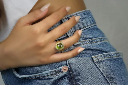 Vista 2 de Remarkable Peridot Ring - 10x14mm Oval Peridot Birthstone in Sterling Silver - Stunning August Birthstone Rings - Handmade Peridot Rings for Women