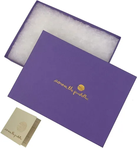 Vista 2 de Across The Puddle, Colección de joyas históricas, precolombinas bañadas en oro de 24 quilates