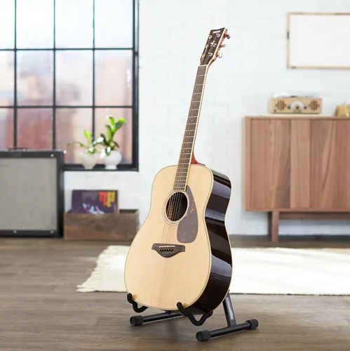 Vista 10 de Amazon Basics Soporte plegable portátil ajustable para guitarras eléctricas y acústicas, en forma de A, totalmente montado con espuma acolchada