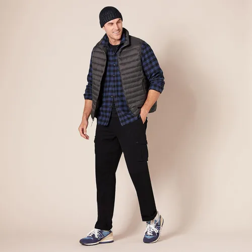 Vista 7 de Tienda Essentials Men's Straight-Fit Stretch Cargo Pant (Available in Big & Tall)