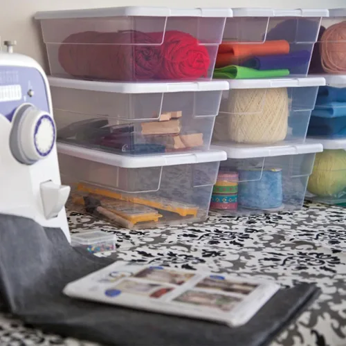 Vista 9 de Sterilite - Paquete de 12 cajas de almacenamiento apilables con tapas a presión; contenedor organizador de plástico resistente para armario, baño
