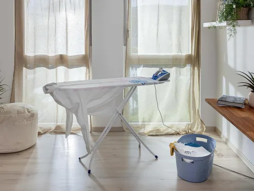 Vista 4 de Leifheit Classic M Basic - Tabla de planchar sin arrugas, tabla de planchar compacta para plancha de vapor para ropa suave, 120 x 38 x 27.2-34.6 in