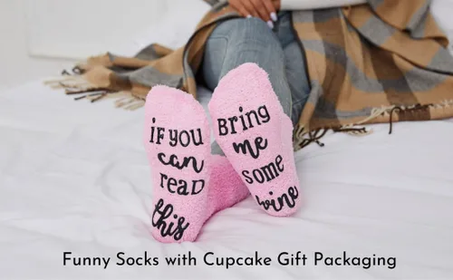 Vista 26 de CHANGGER Calcetines unisex con texto en inglés "If You Can Read This Bring Me Some Fuzzy Funny Saying Crew Socks Christmas Unisex Gift