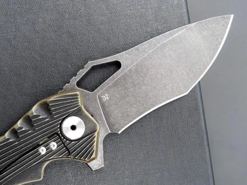 Vista 4 de Eafengrow EF958 Cuchillo plegable de aleación de titanio D2 Blade Mango de aleación de titanio EDC Cuchillo para acampar Senderismo