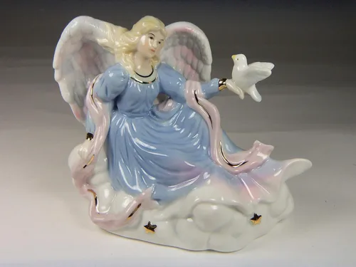 Vista 2 de Cosmos Gifts 1333 - Figura de porcelana fina y elegante con diseño de ángel de la paz para lanzar paloma