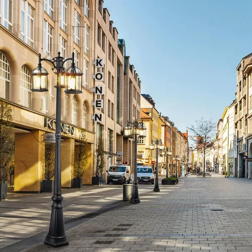 Vista 5 de Lámpara de poste de luz para exteriores del atardecer al amanecer con 3 bombillas LED, poste de luz de calle de aluminio de triple cabezal