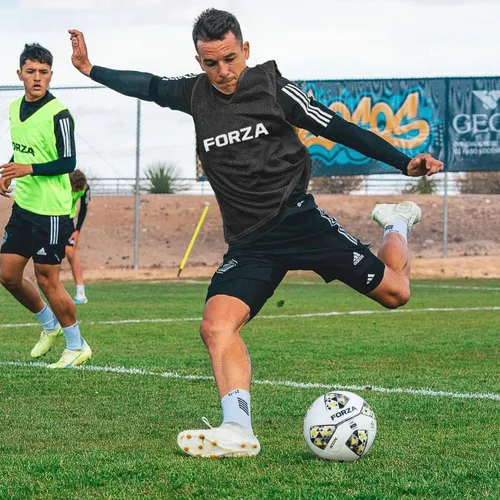 Vista 2 de FORZA Petos de Entrenamiento de Fútbol/Chalecos de Práctica/Petos Deportivos Paquetes de 5, 10 y 15 Tallas que van desde Niños hasta XXL