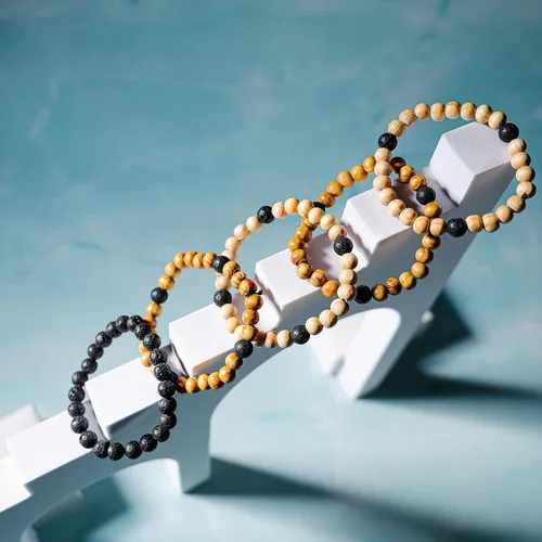 Vista 5 de Manfnee Pulsera de cuentas de madera para hombres y mujeres, difusor de aceite esencial de lava