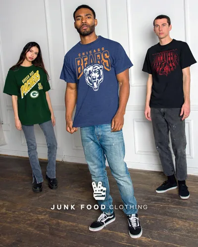 Vista 7 de Junk Food Clothing x NFL - Team Spotlight - Camiseta de manga corta para hombre y mujer, ropa con licencia oficial de la NFL