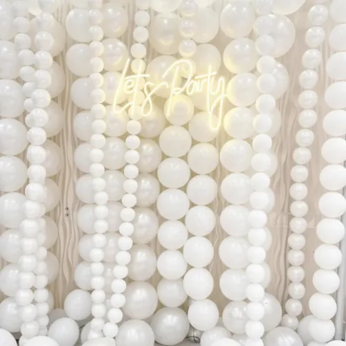 Vista 25 de 100 globos de látex, 10 pulgadas, color negro Enlazable para guirnaldas de arcos rápidos, decoración de boda, cumpleaños, Pascua, no necesita