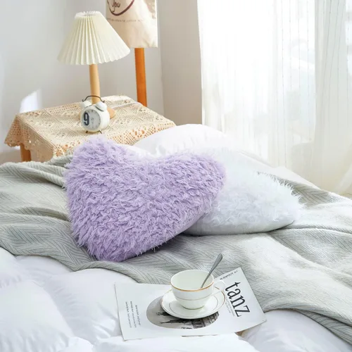 Vista 5 de MOOWOO - Almohada de corazón morado, almohada mullida de corazón con funda de almohada e relleno, piel sintética suave, diseño decorativo