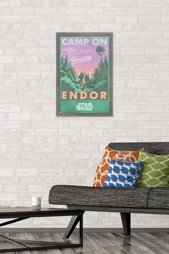 Vista 2 de Trends International Star Wars: Endor - Póster de pared de Camp On Endor, 22.4 pulgadas de largo x 14.7 pulgadas, versión enmarcada en madera