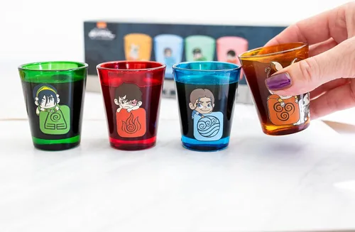 Vista 3 de Avatar: The Last Airbender Chibi Characters - Mini vasos de vidrio de 2 onzas, juego de 4 Vasos de whisky para bar en el hogar, decoración