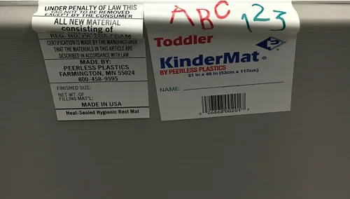 Vista 3 de Alfombra de descanso KinderMat para niños pequeños con almohada, 3/4 de pulgada de espesor, vinilo de 8 mil