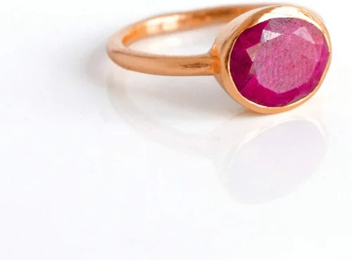 Vista 44 de Oval Birthstone Ring Bezel Set in Vermeil Gold, Sterling Silver, or Rose Gold, Stacking Birthstone Ring [rOMB]