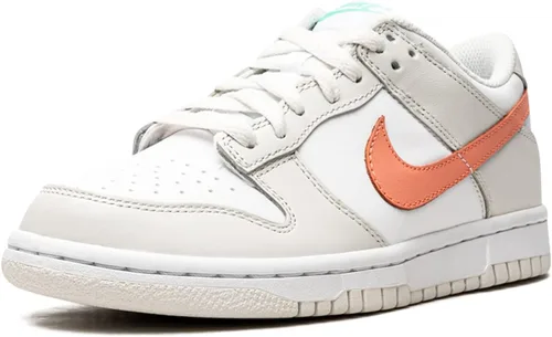 Vista 81 de Nike Kid's Dunk Low Sneaker
