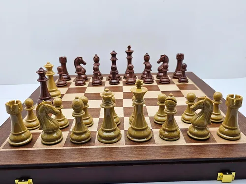 Vista 7 de Juego de ajedrez plegable de 18 pulgadas con piezas de ajedrez estándar de alto peso de polímero para la familia, juegos de mesa vintage, juego