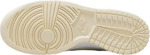 Vista 52 de Nike Kid's Dunk Low Sneaker