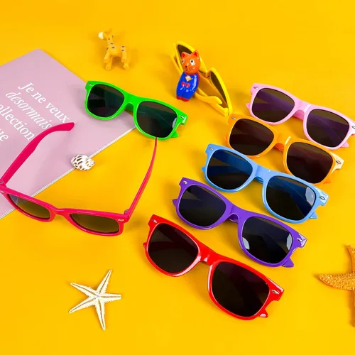 Vista 5 de SUNOVELTIES Paquete de 12 lentes de sol retro neón para niños pequeños, diseño de corazón clásico, a granel, regalos de fiesta para niños y niñas