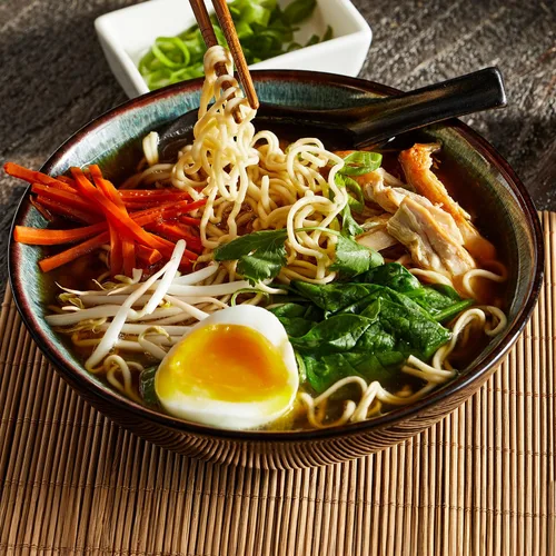 Vista 8 de Simply Asia Caldo de pollo con jengibre y soja de inspiración japonesa, 26 onzas líquidas