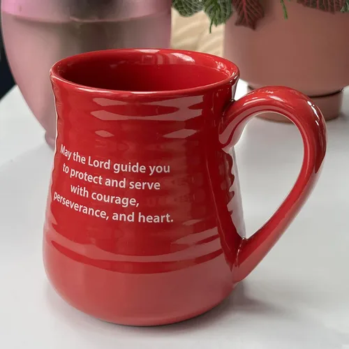 Vista 4 de Abbey Gift - Taza de cerámica para bomberos, color rojo y marrón, 4.8 pulgadas