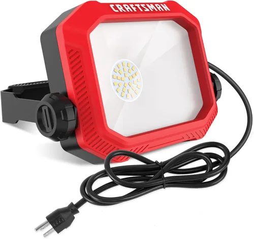 Vista 12 de CRAFTSMAN Luz de trabajo portátil inclinable LED de 1100 lúmenes 4000K en rojo con soporte giratorio de metal ajustable 2 en 1 y asa, lente