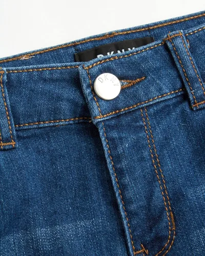 Vista 4 de DKNY Pantalones cortos de mezclilla elásticos con 5 bolsillos para niña grande