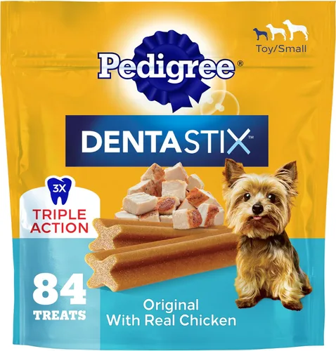 Vista 12 de Pedigree Dentastix Golosinas dentales para perros pequeños de doble sabor, tocino y pollo, bolsa de 5.08 onzas (24 golosinas)