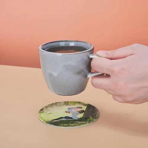 Vista 5 de Posavasos personalizados para bebidas, personaliza posavasos de cuero, añade tu diseño con tu foto, texto, logotipo, delicado posavasos de barra