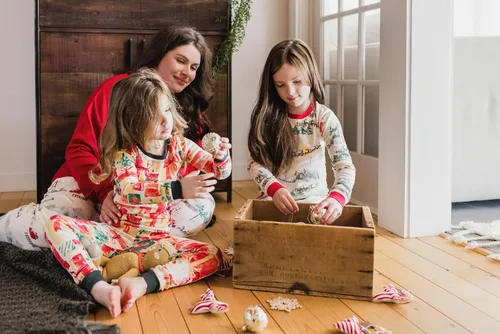 Vista 4 de Burt's Bees Baby Baby Girls' Family Jammies Matching Holiday Organic Cotton Pajamas