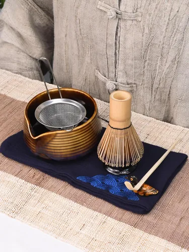 Vista 8 de Artcome Juego de té Matcha – Kit japonés Matcha con batidor de bambú, cuenco de boquilla para vertido, cuchara, tamiz, soporte y manual