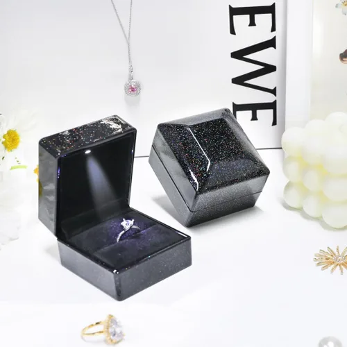 Vista 7 de iSuperb Caja de anillo con luces LED, 2 unidades, para propuestas, compromisos, bodas, regalos (paquete de 2 unidades, cielo estrellado, negro)
