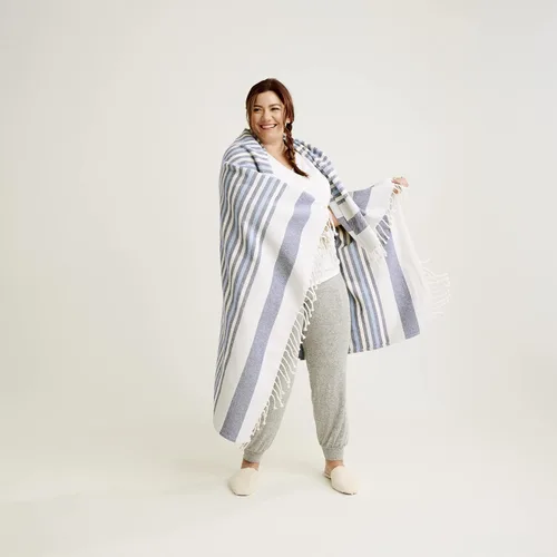 Vista 5 de Vera Bradley Manta de algodón reciclado para interiores y exteriores para mujer Seaside Stripe Navy - Algodón reciclado