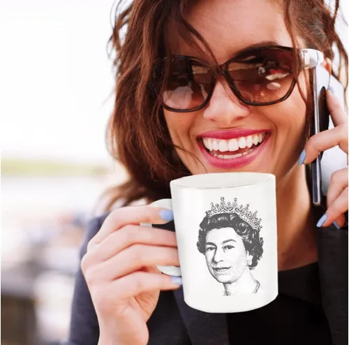 Vista 2 de Taza de retrato con ilustración de icono de reina Isabel II, taza de reina Isabel, taza de coronación, taza de coronación, taza de su majestad real