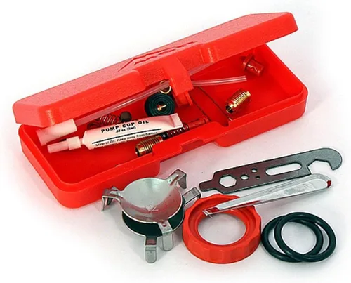 Vista 2 de Kit de servicio de campo MSR Expedition para estufas de combustible líquido