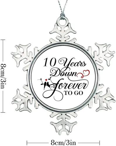 Vista 3 de Adorno de Navidad personalizado, copo de nieve, redondo, recuerdo conmemorativo, 10 años, «Down Forever to Go» de metal de 3 pulgadas, recuerdo