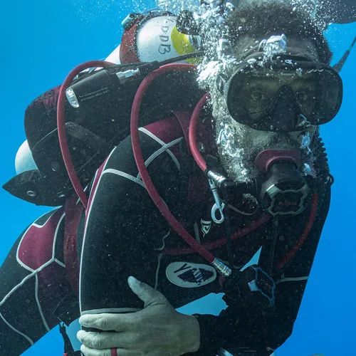 Vista 9 de Spartacus Frameless Dive Mask, Ultra-Clear Low-Iron Glass, Wide View, Low Volume, 100% Silicone Skirt